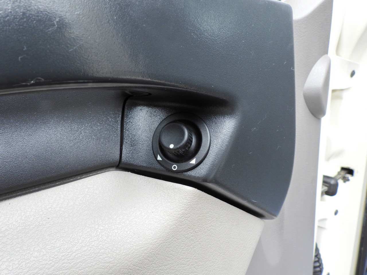 Camion benne DAF LF 180 THREE-WAY TIPPER CRUISE CONTROL LED LIGHTS AUTOMATIC TRANSMISSION TWIN WHEELS AIR CONDITIONING 180HP: photos 34 Camion benne DAF LF 180 THREE-WAY TIPPER CRUISE CONTROL LED LIGHTS AUTOMATIC TRANSMISSION TWIN WHEELS AIR CONDITIONING 180HP: photos 34