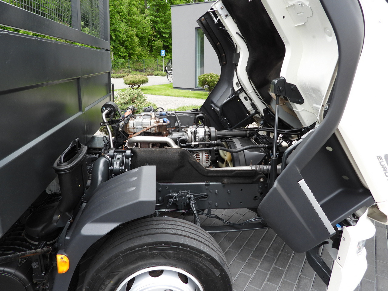 Camion benne DAF LF 180 THREE-WAY TIPPER CRUISE CONTROL LED LIGHTS AUTOMATIC TRANSMISSION TWIN WHEELS AIR CONDITIONING 180HP: photos 30 Camion benne DAF LF 180 THREE-WAY TIPPER CRUISE CONTROL LED LIGHTS AUTOMATIC TRANSMISSION TWIN WHEELS AIR CONDITIONING 180HP: photos 30