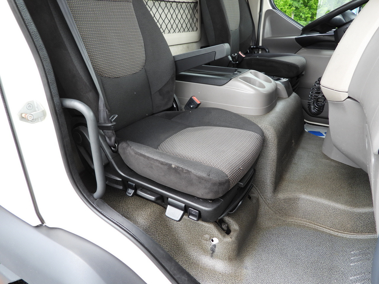 Camion benne DAF LF 180 THREE-WAY TIPPER CRUISE CONTROL LED LIGHTS AUTOMATIC TRANSMISSION TWIN WHEELS AIR CONDITIONING 180HP: photos 50 Camion benne DAF LF 180 THREE-WAY TIPPER CRUISE CONTROL LED LIGHTS AUTOMATIC TRANSMISSION TWIN WHEELS AIR CONDITIONING 180HP: photos 50