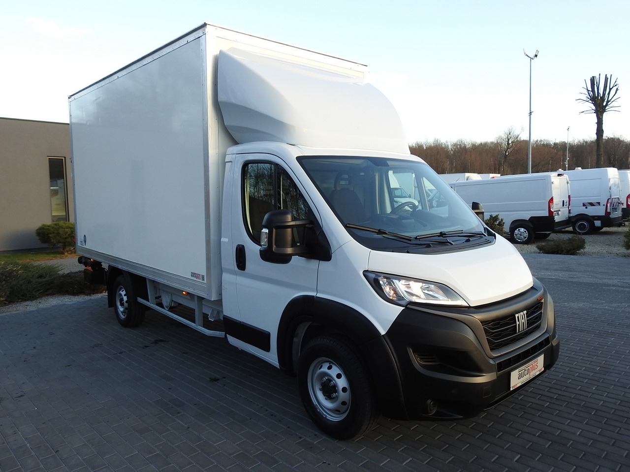 FIAT DUCATO BOX LIFT 8 PALLETS CRUISE CONTROL AIR CONDITIONING 180HP - Fourgon grand volume: photos 4 FIAT DUCATO BOX LIFT 8 PALLETS CRUISE CONTROL AIR CONDITIONING 180HP - Fourgon grand volume: photos 4