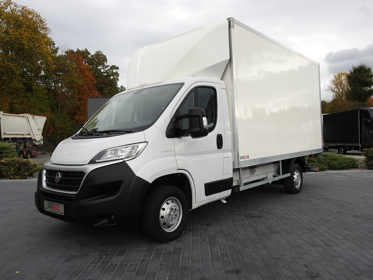 Fourgon grand volume FIAT DUCATO BOX LIFT 8 PALLETS CRUISE CONTROL NAVIGATION AIR CONDITIONING LED LIGHTS  130HP: photos 19