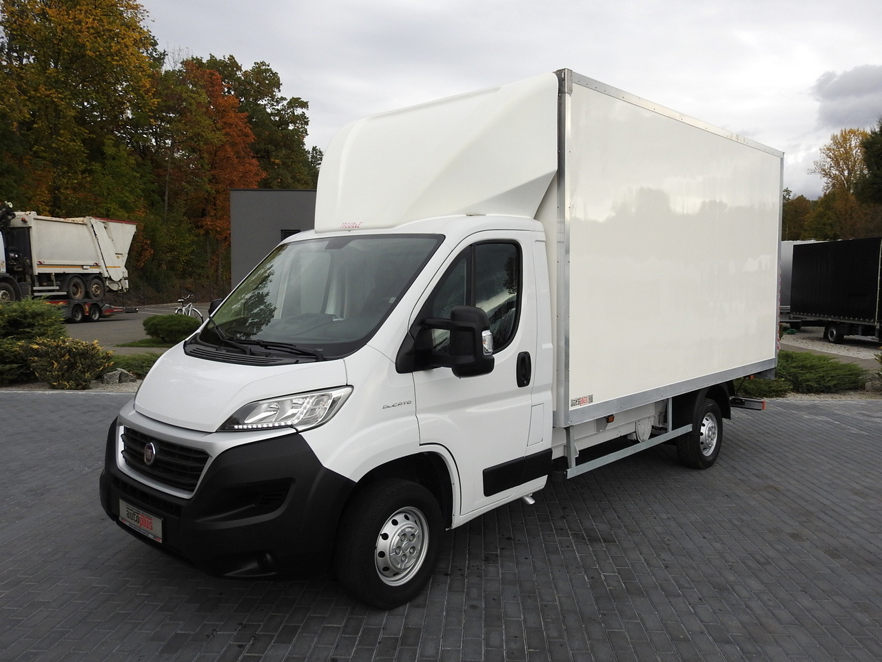 Fourgon grand volume FIAT DUCATO BOX LIFT 8 PALLETS CRUISE CONTROL NAVIGATION AIR CONDITIONING LED LIGHTS  130HP: photos 18