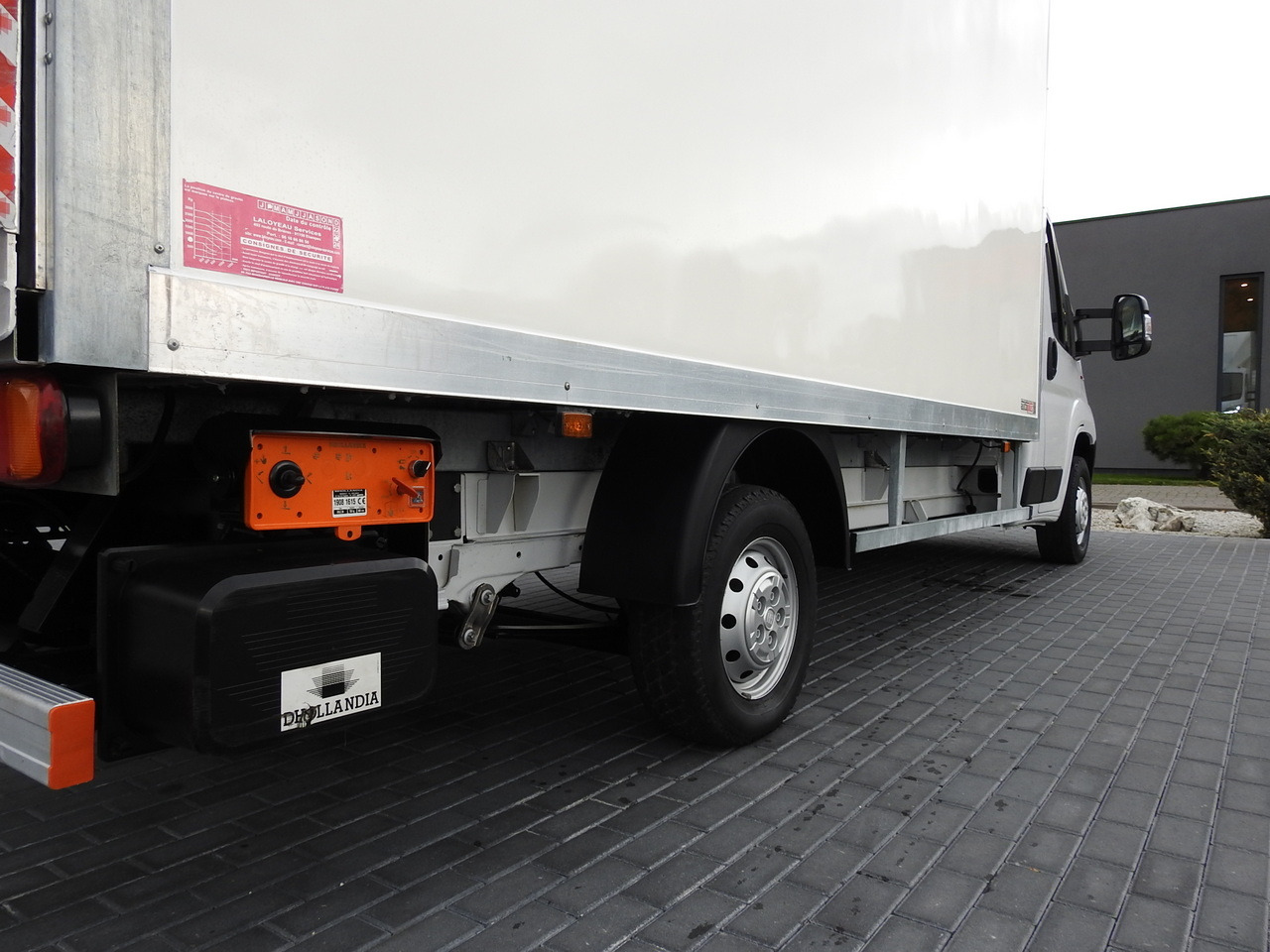 Fourgon grand volume FIAT DUCATO BOX LIFT 8 PALLETS CRUISE CONTROL NAVIGATION AIR CONDITIONING LED LIGHTS  130HP: photos 17