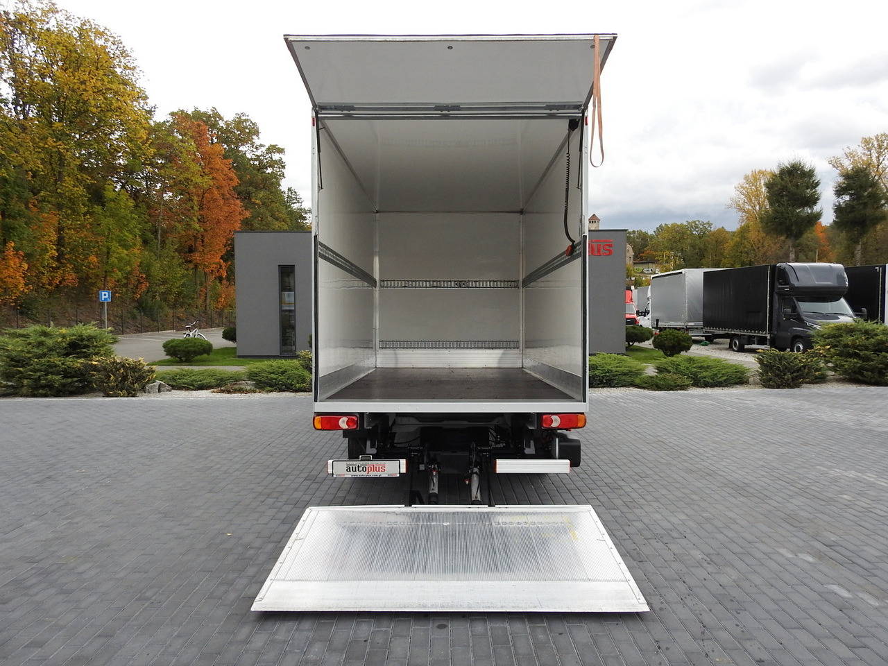 Fourgon grand volume FIAT DUCATO BOX LIFT 8 PALLETS CRUISE CONTROL NAVIGATION AIR CONDITIONING LED LIGHTS  130HP: photos 11