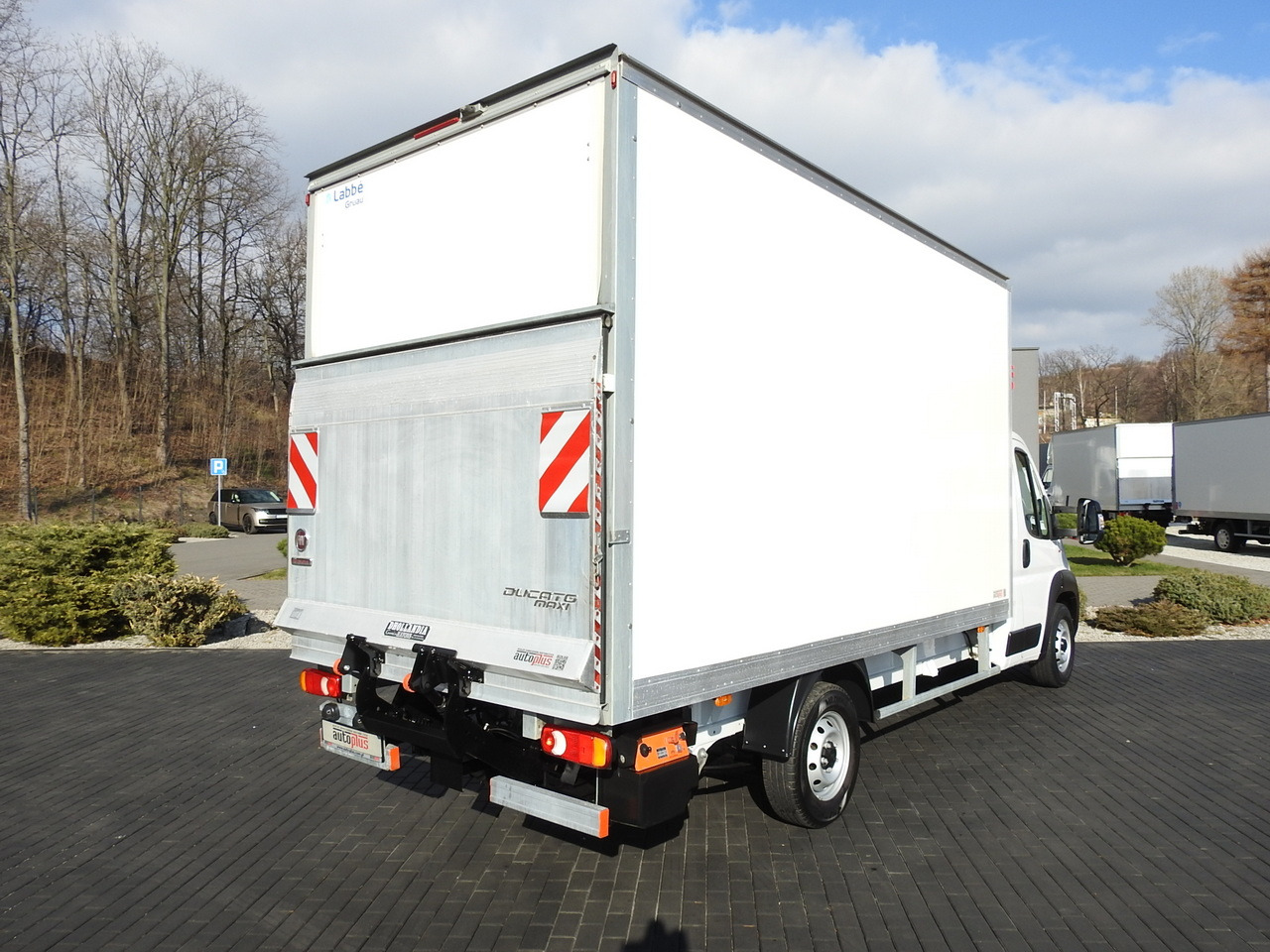 FIAT DUCATO BOX LIFT 8 PALLETS CRUISE CONTROL NAVIGATION LED LIGHTS AIR CONDITIONING 130HP - Fourgon grand volume: photos 3 FIAT DUCATO BOX LIFT 8 PALLETS CRUISE CONTROL NAVIGATION LED LIGHTS AIR CONDITIONING 130HP - Fourgon grand volume: photos 3