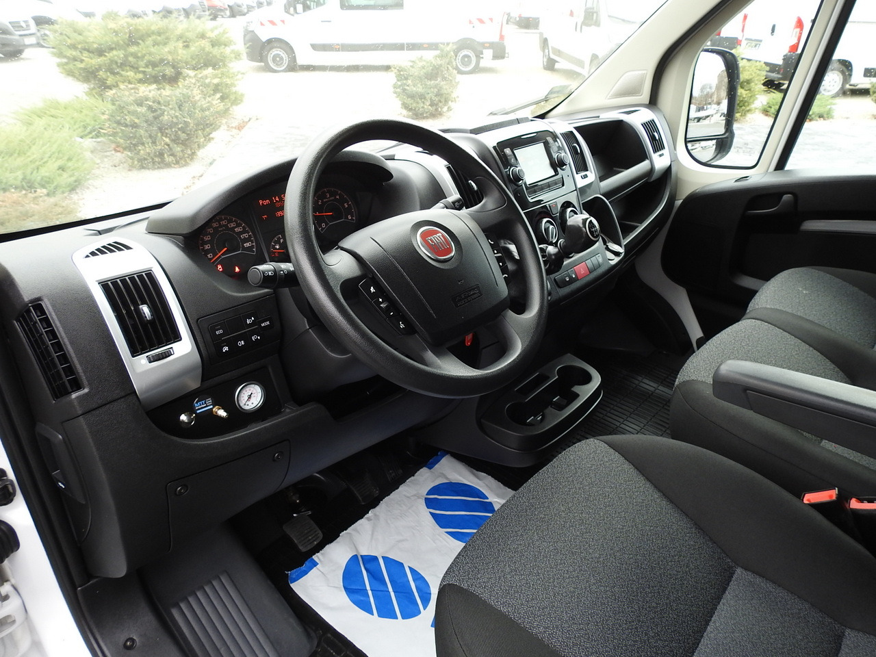 FIAT DUCATO TARPAULIN 10 PALLETS AIR CONDITIONING PNEUMATICS 160HP - Utilitaire plateau baché: photos 2 FIAT DUCATO TARPAULIN 10 PALLETS AIR CONDITIONING PNEUMATICS 160HP - Utilitaire plateau baché: photos 2