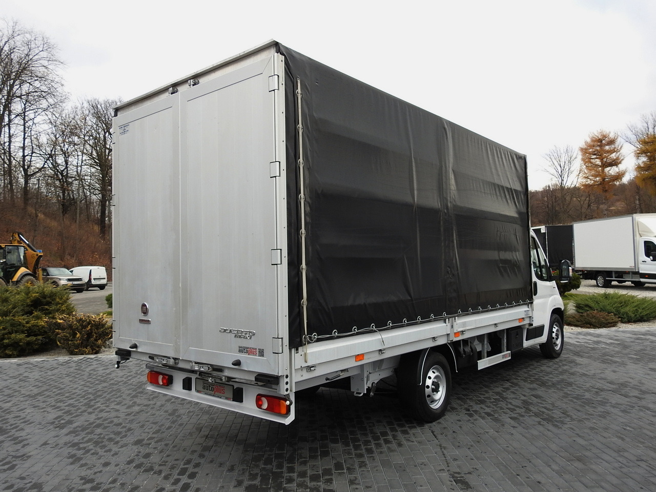 FIAT DUCATO TARPAULIN 10 PALLETS AIR CONDITIONING PNEUMATICS 160HP - Utilitaire plateau baché: photos 3 FIAT DUCATO TARPAULIN 10 PALLETS AIR CONDITIONING PNEUMATICS 160HP - Utilitaire plateau baché: photos 3