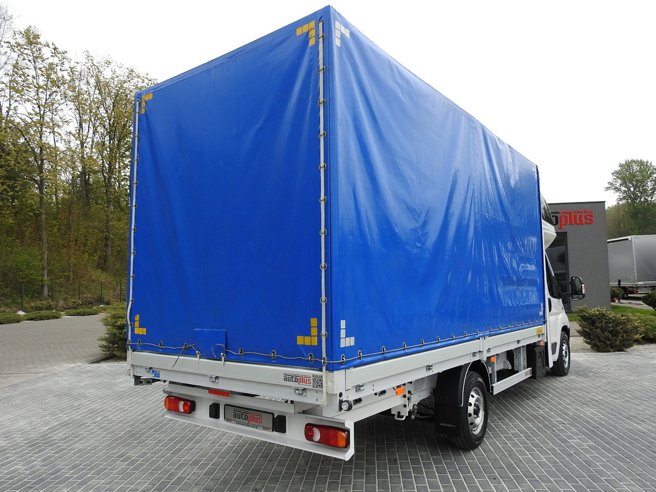 FIAT DUCATO TARPAULIN 10 PALLETS WEBASTO CRUISE CONTROL AIR CONDITIONING 180HP - Utilitaire plateau baché: photos 3 FIAT DUCATO TARPAULIN 10 PALLETS WEBASTO CRUISE CONTROL AIR CONDITIONING 180HP - Utilitaire plateau baché: photos 3