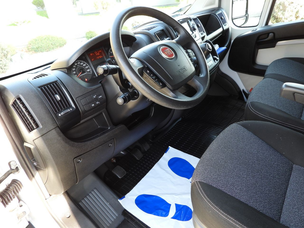 FIAT DUCATO TARPAULIN 8 PALLETS CRUISE CONTROL LED LIGHTS AIR CONDITIONING 180HP - Utilitaire plateau baché: photos 2 FIAT DUCATO TARPAULIN 8 PALLETS CRUISE CONTROL LED LIGHTS AIR CONDITIONING 180HP - Utilitaire plateau baché: photos 2