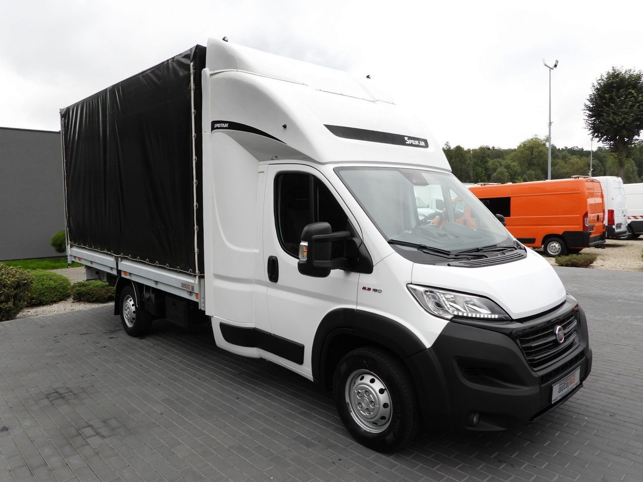 FIAT DUCATO TARPAULIN 9 PALLETS CRUISE CONTROL LED LIGHTS PNEUMATICS AIR CONDITIONING 180HP - Utilitaire plateau baché: photos 4 FIAT DUCATO TARPAULIN 9 PALLETS CRUISE CONTROL LED LIGHTS PNEUMATICS AIR CONDITIONING 180HP - Utilitaire plateau baché: photos 4