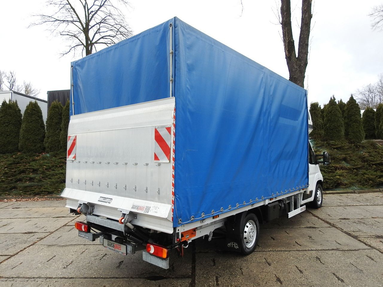 FIAT DUCATO TARPAULIN LIFT 9 PALLETS WEBASTO CRUISE CONTROL A/C LED LAMP 180HP - Utilitaire plateau baché: photos 3 FIAT DUCATO TARPAULIN LIFT 9 PALLETS WEBASTO CRUISE CONTROL A/C LED LAMP 180HP - Utilitaire plateau baché: photos 3