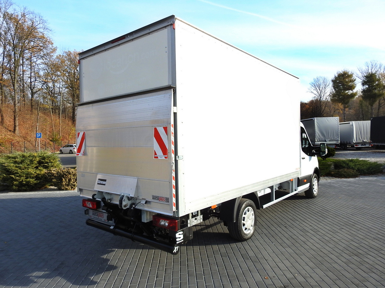 FORD TRANSIT BOX LIFT 8 PALLETS CRUISE CONTROL AIR CONDITIONING 130HP - Utilitaire frigorifique: photos 3 FORD TRANSIT BOX LIFT 8 PALLETS CRUISE CONTROL AIR CONDITIONING 130HP - Utilitaire frigorifique: photos 3
