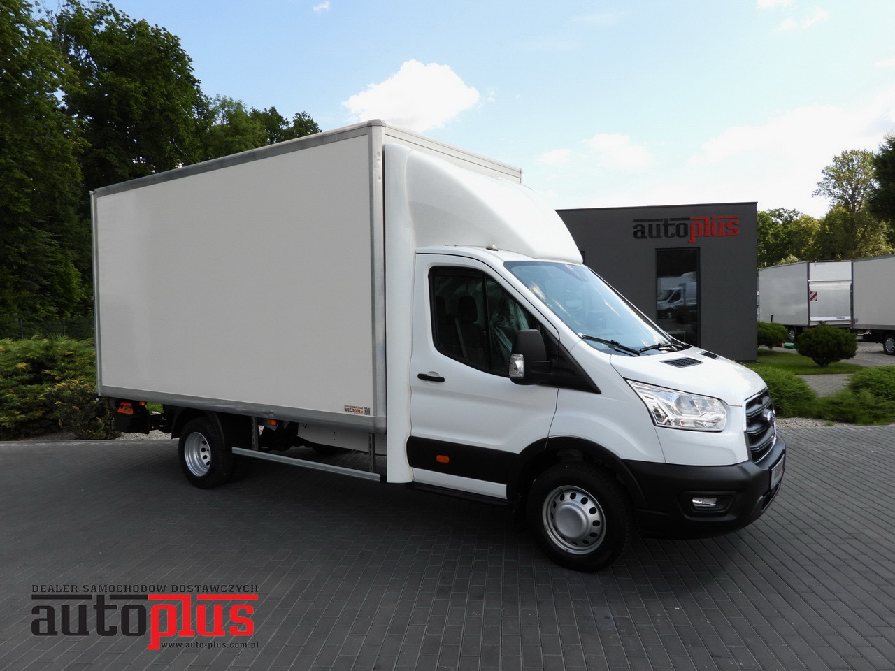 FORD TRANSIT BOX LIFT 8 PALLETS CRUISE CONTROL LED LIGHTS TWIN WHEELS AIR CONDITIONING 130HP - Utilitaire frigorifique: photos 1 FORD TRANSIT BOX LIFT 8 PALLETS CRUISE CONTROL LED LIGHTS TWIN WHEELS AIR CONDITIONING 130HP - Utilitaire frigorifique: photos 1