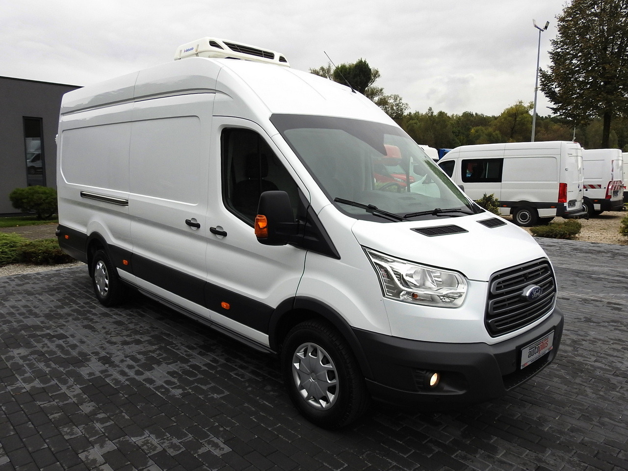 FORD TRANSIT REFRIGERATOR VAN 0*C HEATING FUNCTION POWER SUPPLY 230V CRUISE CONTROL NAVIGATION AIR CONDITIONING LED LIGHTS 130HP - Utilitaire frigorifique: photos 4 FORD TRANSIT REFRIGERATOR VAN 0*C HEATING FUNCTION POWER SUPPLY 230V CRUISE CONTROL NAVIGATION AIR CONDITIONING LED LIGHTS 130HP - Utilitaire frigorifique: photos 4
