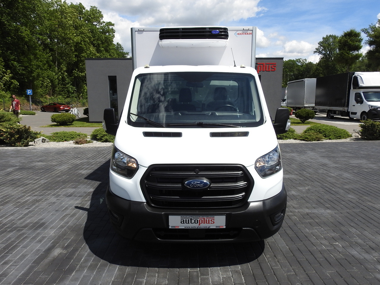 FORD TRANSIT REGRIGERATOR BOX 0*C POWER SUPPLY 230V CRUISE CONTROL AIR CONDITIONING TWIN WHEELS 170HP - Utilitaire frigorifique: photos 5 FORD TRANSIT REGRIGERATOR BOX 0*C POWER SUPPLY 230V CRUISE CONTROL AIR CONDITIONING TWIN WHEELS 170HP - Utilitaire frigorifique: photos 5