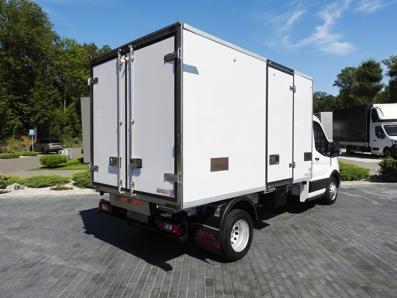 FORD TRANSIT REGRIGERATOR BOX 0*C POWER SUPPLY 230V CRUISE CONTROL AIR CONDITIONING TWIN WHEELS 170HP - Utilitaire frigorifique: photos 3 FORD TRANSIT REGRIGERATOR BOX 0*C POWER SUPPLY 230V CRUISE CONTROL AIR CONDITIONING TWIN WHEELS 170HP - Utilitaire frigorifique: photos 3