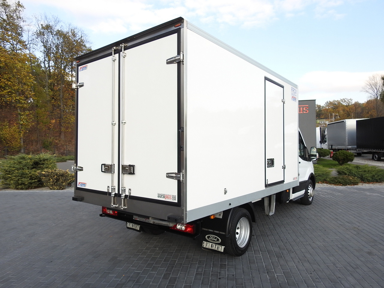 FORD TRANSIT REGRIGERATOR BOX -10*C POWER SUPPLY 230V CRUISE CONTROL AIR CONDITIONING LED LIGHTS PNEUMATICS TWIN WHEELS 130HP - Utilitaire frigorifique: photos 3 FORD TRANSIT REGRIGERATOR BOX -10*C POWER SUPPLY 230V CRUISE CONTROL AIR CONDITIONING LED LIGHTS PNEUMATICS TWIN WHEELS 130HP - Utilitaire frigorifique: photos 3