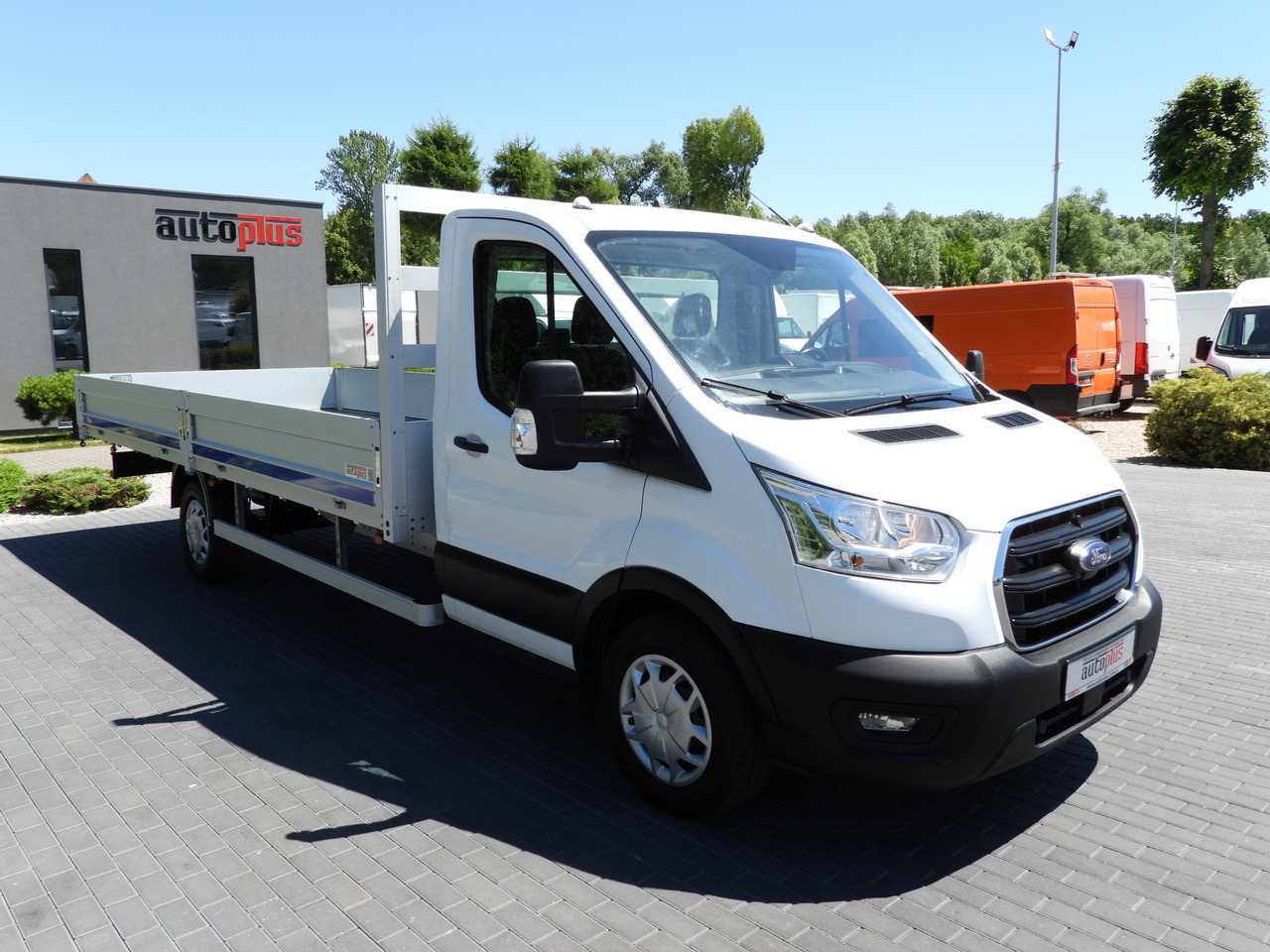 FORD TRANSIT STAKE BODY 10 PALLETS CRUISE CONTROL LED LIGHTS PNEUMATICS AIR CONDITIONING 160HP - Fourgon plateau: photos 4 FORD TRANSIT STAKE BODY 10 PALLETS CRUISE CONTROL LED LIGHTS PNEUMATICS AIR CONDITIONING 160HP - Fourgon plateau: photos 4