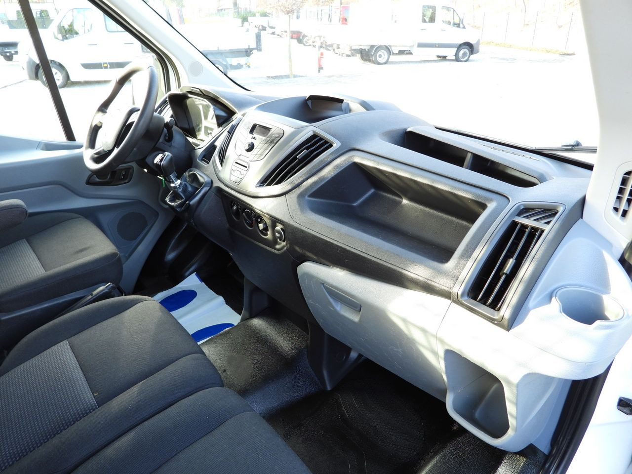 FORD TRANSIT STAKE BODY 8 PALLETS TWIN WHEELS AIR CONDITIONING  155HP - crédit-bail FORD TRANSIT STAKE BODY 8 PALLETS TWIN WHEELS AIR CONDITIONING  155HP: photos 34