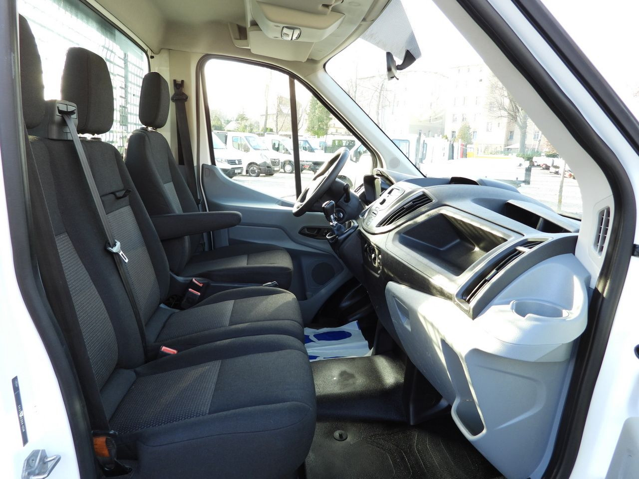 FORD TRANSIT STAKE BODY 8 PALLETS TWIN WHEELS AIR CONDITIONING  155HP - crédit-bail FORD TRANSIT STAKE BODY 8 PALLETS TWIN WHEELS AIR CONDITIONING  155HP: photos 33