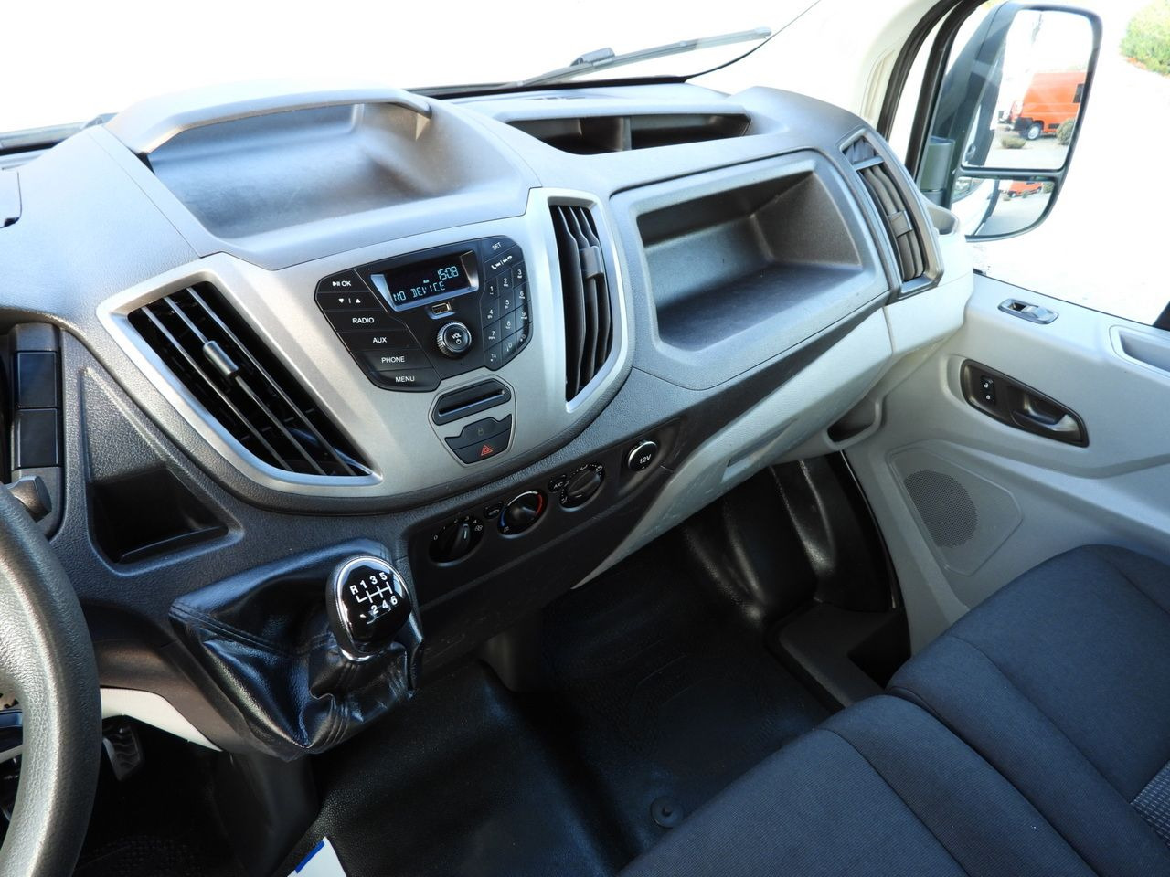 FORD TRANSIT STAKE BODY 8 PALLETS TWIN WHEELS AIR CONDITIONING  155HP - crédit-bail FORD TRANSIT STAKE BODY 8 PALLETS TWIN WHEELS AIR CONDITIONING  155HP: photos 29