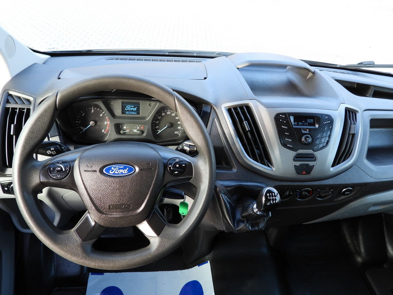 FORD TRANSIT STAKE BODY 8 PALLETS TWIN WHEELS AIR CONDITIONING  155HP - crédit-bail FORD TRANSIT STAKE BODY 8 PALLETS TWIN WHEELS AIR CONDITIONING  155HP: photos 27