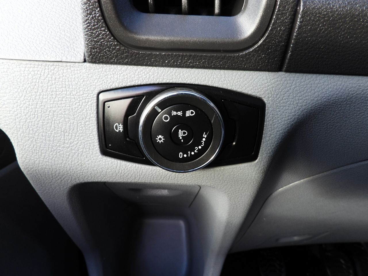 FORD TRANSIT STAKE BODY 8 PALLETS TWIN WHEELS AIR CONDITIONING  155HP - crédit-bail FORD TRANSIT STAKE BODY 8 PALLETS TWIN WHEELS AIR CONDITIONING  155HP: photos 26