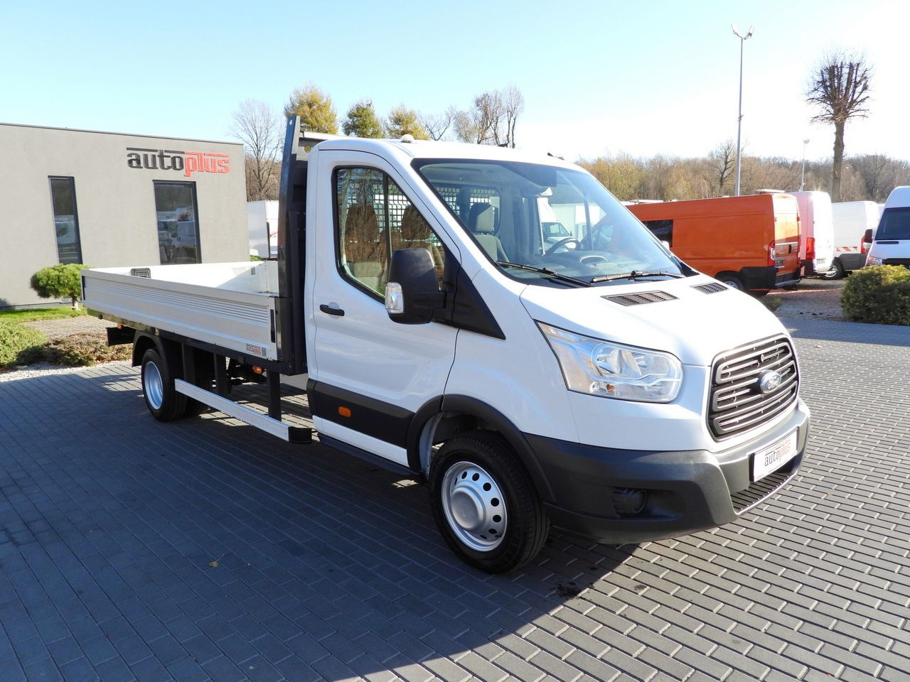 FORD TRANSIT STAKE BODY 8 PALLETS TWIN WHEELS AIR CONDITIONING 155HP - Fourgon plateau: photos 4 FORD TRANSIT STAKE BODY 8 PALLETS TWIN WHEELS AIR CONDITIONING 155HP - Fourgon plateau: photos 4