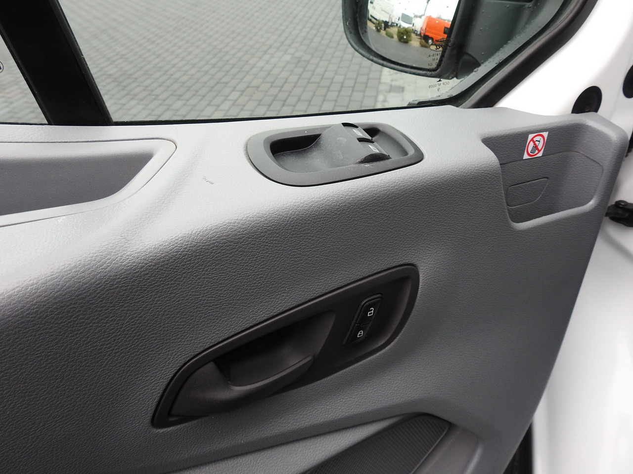 Utilitaire benne FORD TRANSIT TIPPER CRUISE CONTROL AIR CONDITIONING TWIN WHEELS 170HP: photos 30 Utilitaire benne FORD TRANSIT TIPPER CRUISE CONTROL AIR CONDITIONING TWIN WHEELS 170HP: photos 30