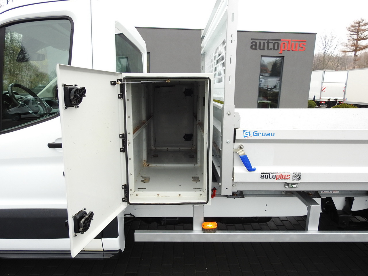 Utilitaire benne FORD TRANSIT TIPPER CRUISE CONTROL AIR CONDITIONING TWIN WHEELS 170HP: photos 24 Utilitaire benne FORD TRANSIT TIPPER CRUISE CONTROL AIR CONDITIONING TWIN WHEELS 170HP: photos 24