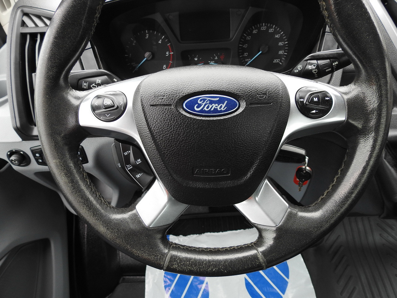 Utilitaire benne FORD TRANSIT TIPPER CRUISE CONTROL AIR CONDITIONING TWIN WHEELS 170HP: photos 32 Utilitaire benne FORD TRANSIT TIPPER CRUISE CONTROL AIR CONDITIONING TWIN WHEELS 170HP: photos 32