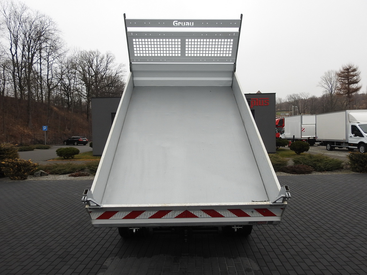 Utilitaire benne FORD TRANSIT TIPPER CRUISE CONTROL AIR CONDITIONING TWIN WHEELS 170HP: photos 11 Utilitaire benne FORD TRANSIT TIPPER CRUISE CONTROL AIR CONDITIONING TWIN WHEELS 170HP: photos 11