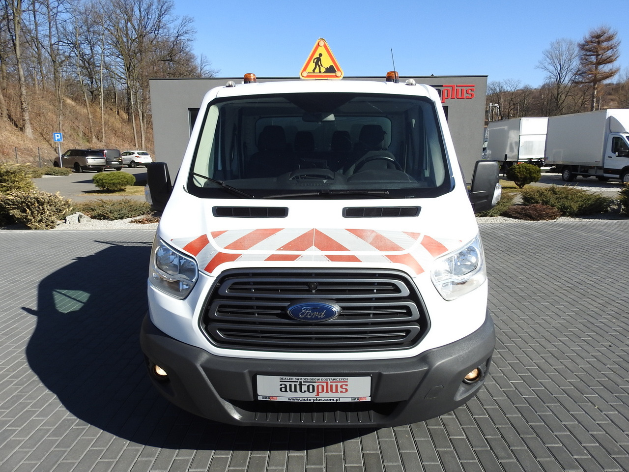 FORD TRANSIT TIPPER DOUBLE CABIN DOKA 6 SEATS CRUISE CONTROL AIR CONDITIONING 130HP - Utilitaire benne: photos 5 FORD TRANSIT TIPPER DOUBLE CABIN DOKA 6 SEATS CRUISE CONTROL AIR CONDITIONING 130HP - Utilitaire benne: photos 5
