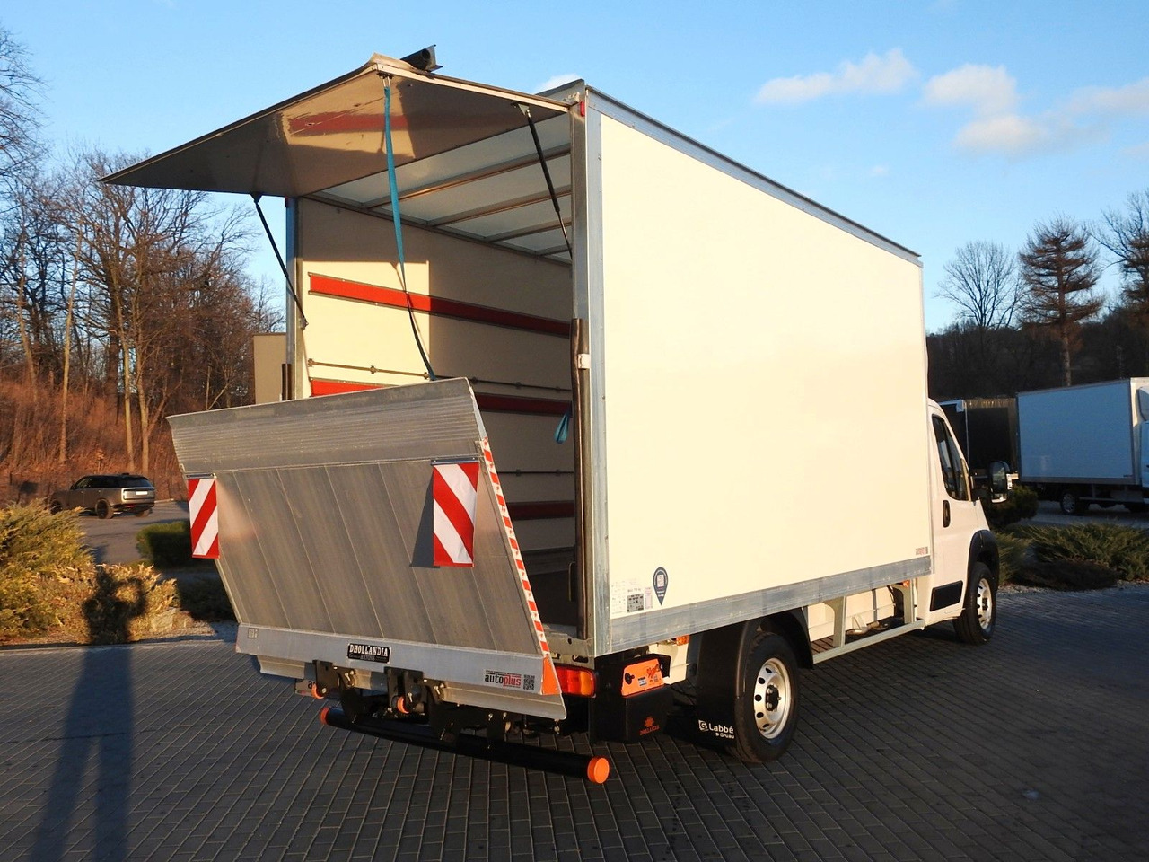 Fiat DUCATO KOFFER AUFZUG 8 PALETTEN TEMPOMAT - Fourgon grand volume: photos 3 Fiat DUCATO KOFFER AUFZUG 8 PALETTEN TEMPOMAT - Fourgon grand volume: photos 3