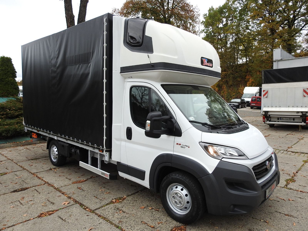 Fiat DUCATO PRITSCHE PLANE AUFZUG 8 PALETTEN WEBASTO - Utilitaire plateau baché: photos 4 Fiat DUCATO PRITSCHE PLANE AUFZUG 8 PALETTEN WEBASTO - Utilitaire plateau baché: photos 4