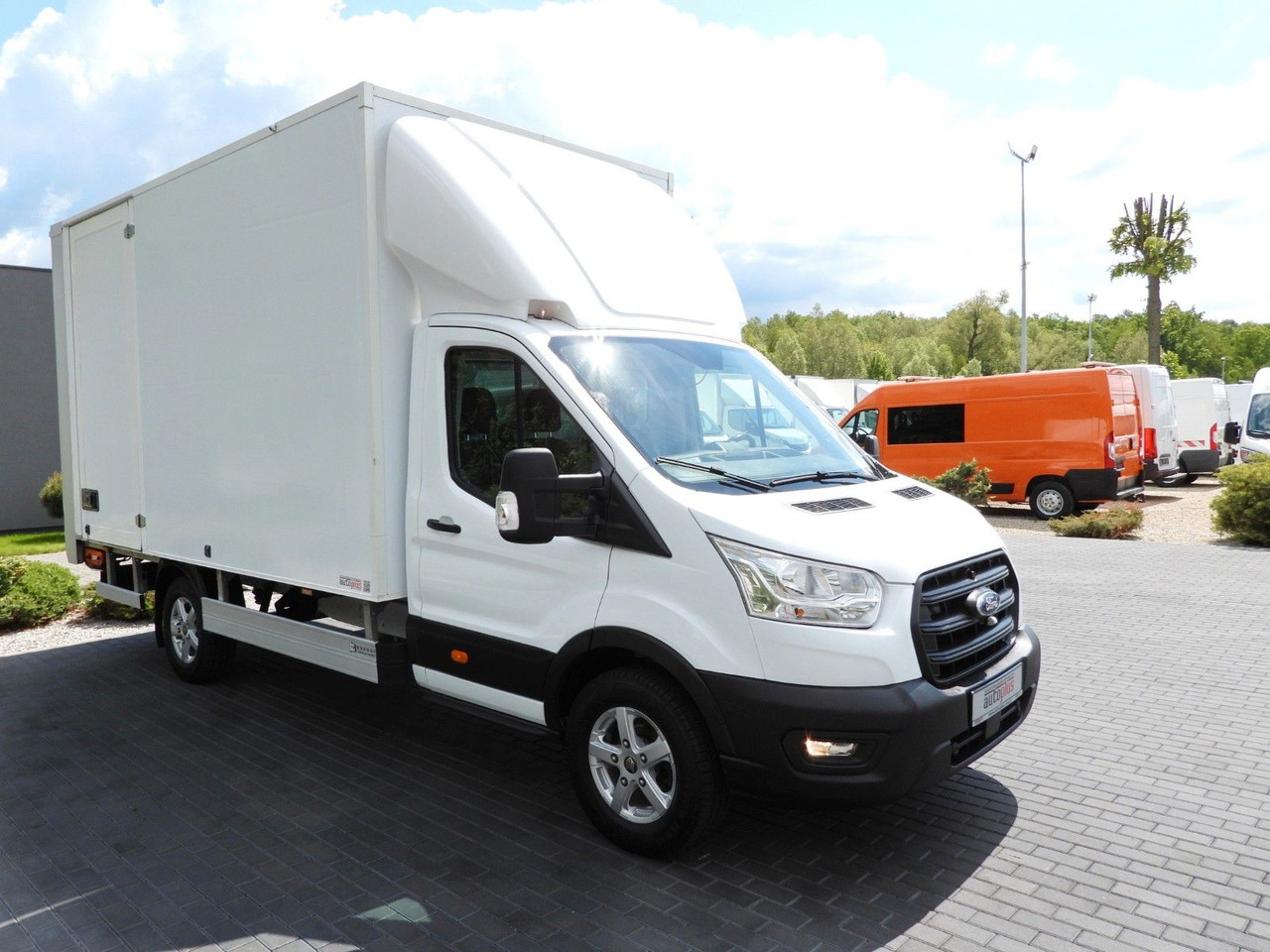 Ford TRANSIT KOFFER AUFZUG 8 PALETTEN TEMPOMAT - Fourgon grand volume: photos 4 Ford TRANSIT KOFFER AUFZUG 8 PALETTEN TEMPOMAT - Fourgon grand volume: photos 4