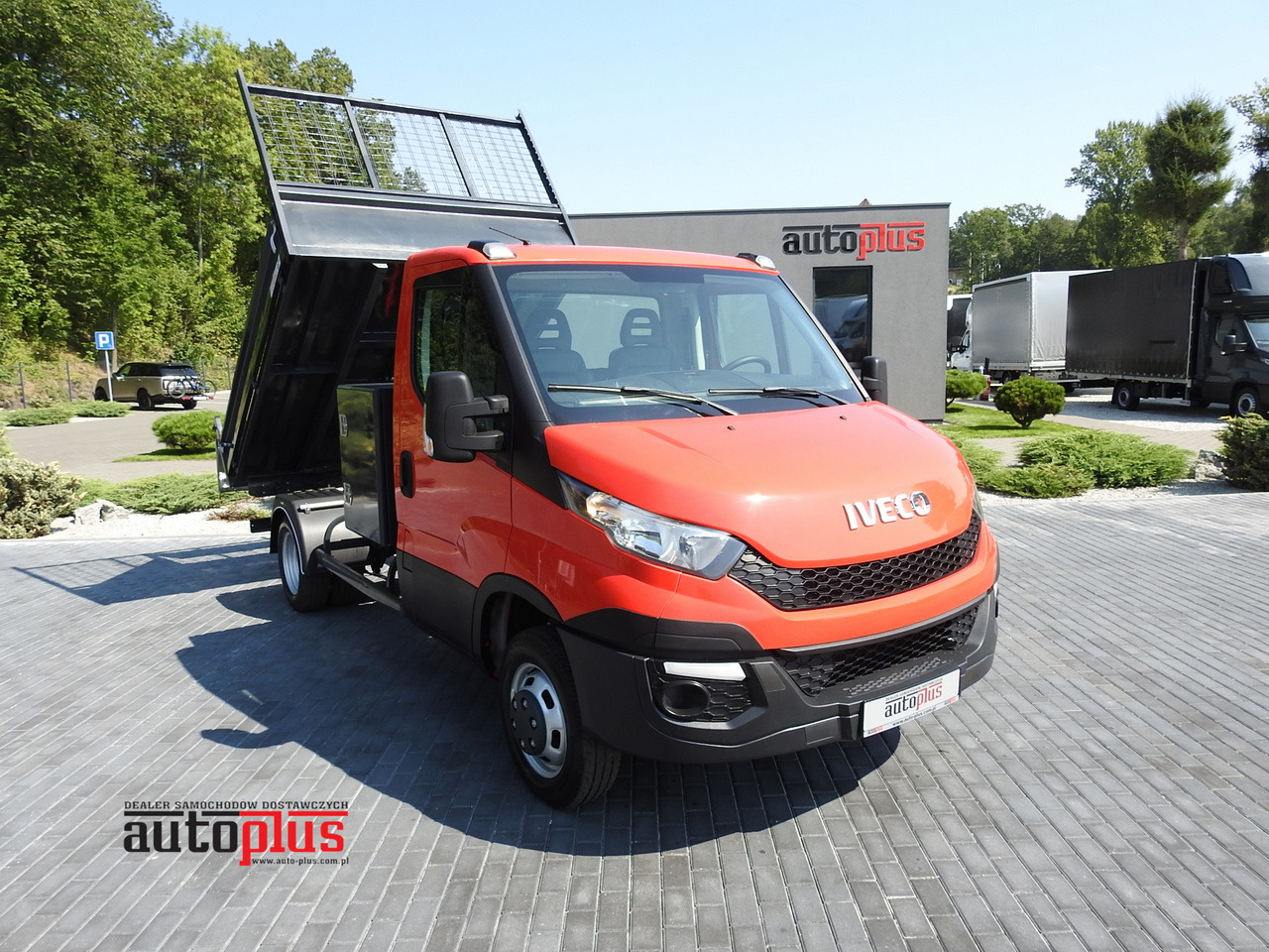 IVECO DAILY 35C13 TIPPER CRUISE CONTROL AIR CONDITIONING TWIN WHEELS 130HP - Utilitaire benne: photos 1 IVECO DAILY 35C13 TIPPER CRUISE CONTROL AIR CONDITIONING TWIN WHEELS 130HP - Utilitaire benne: photos 1