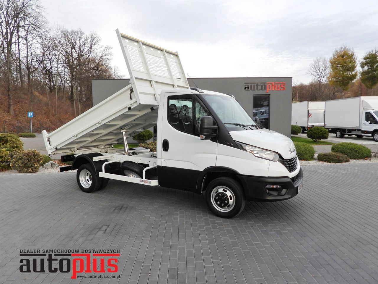 IVECO DAILY 35C14 TIPPER CRUISE CONTROL TWIN WHEELS AIR CONDITIONING 140HP - Utilitaire benne: photos 1 IVECO DAILY 35C14 TIPPER CRUISE CONTROL TWIN WHEELS AIR CONDITIONING 140HP - Utilitaire benne: photos 1