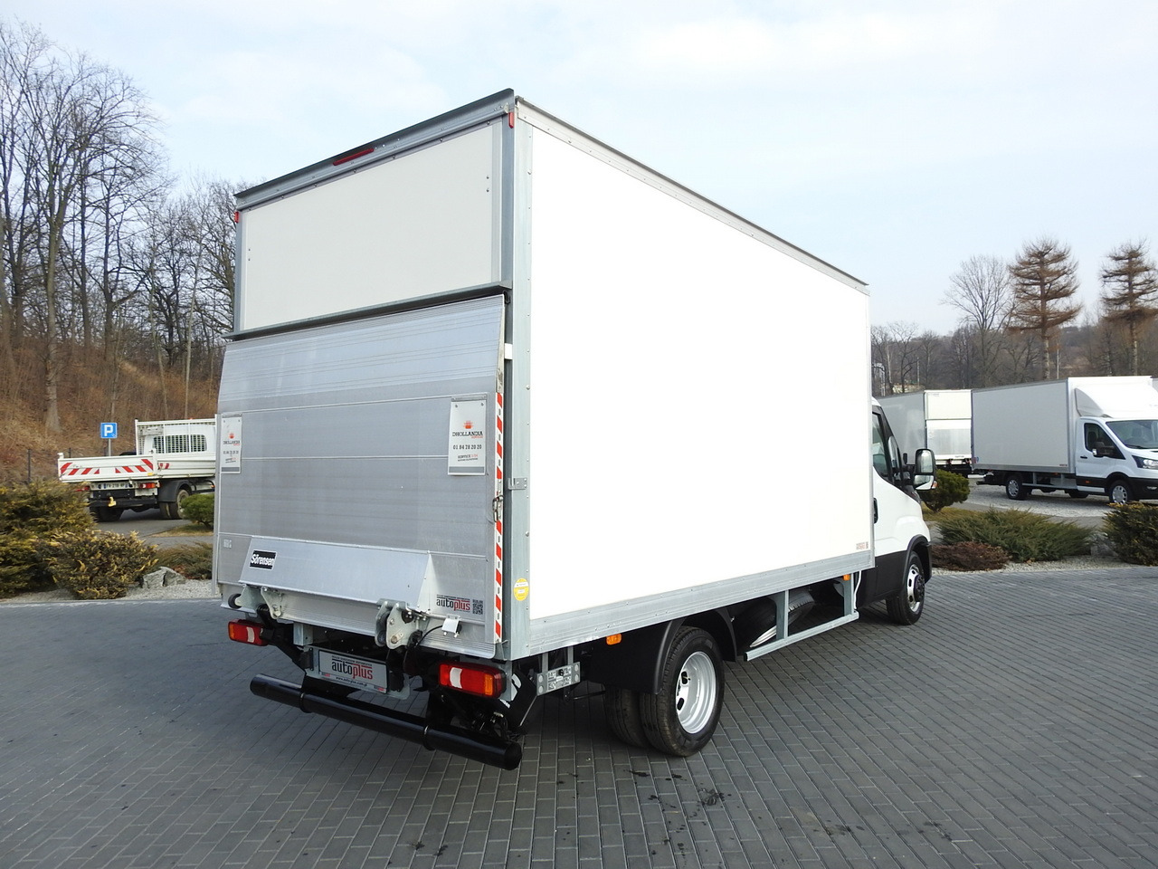 IVECO DAILY 35C16 BOX LIFT 8 PALLETS CRUISE CONTROL TWIN WHEELS AIR CONDITIONING 160HP - Utilitaire frigorifique: photos 3 IVECO DAILY 35C16 BOX LIFT 8 PALLETS CRUISE CONTROL TWIN WHEELS AIR CONDITIONING 160HP - Utilitaire frigorifique: photos 3