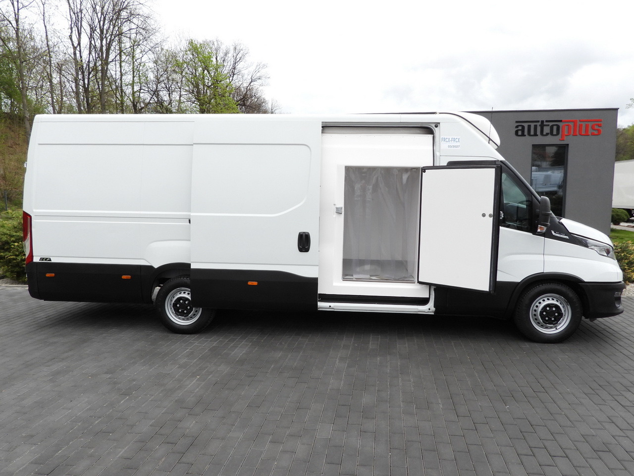 Utilitaire frigorifique IVECO DAILY 35S14 REFRIGERATOR VAN 0*C POWER SUPPLY 230V CRUISE CONTROL AUTOMATIC TRANSMISSION HI-MATIC AIR CONDITIONING  140HP: photos 8