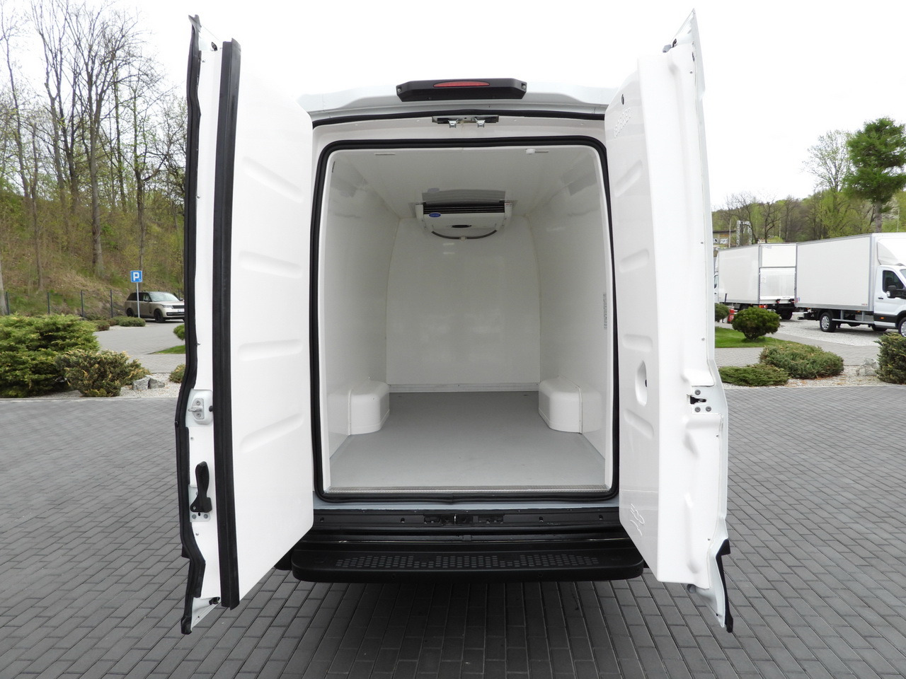 Utilitaire frigorifique IVECO DAILY 35S14 REFRIGERATOR VAN 0*C POWER SUPPLY 230V CRUISE CONTROL AUTOMATIC TRANSMISSION HI-MATIC AIR CONDITIONING  140HP: photos 15