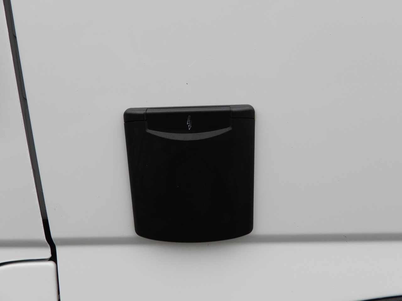 Utilitaire frigorifique IVECO DAILY 35S14 REFRIGERATOR VAN 0*C POWER SUPPLY 230V CRUISE CONTROL AUTOMATIC TRANSMISSION HI-MATIC AIR CONDITIONING  140HP: photos 30