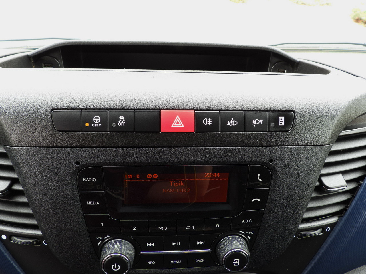 Utilitaire frigorifique IVECO DAILY 35S14 REFRIGERATOR VAN 0*C POWER SUPPLY 230V CRUISE CONTROL AUTOMATIC TRANSMISSION HI-MATIC AIR CONDITIONING  140HP: photos 44