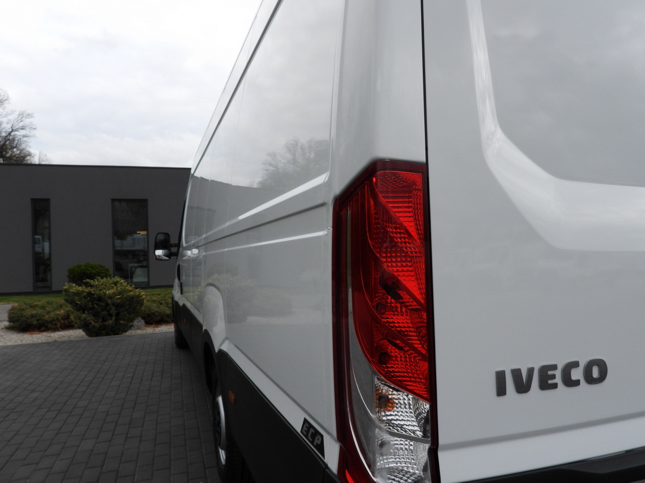 Utilitaire frigorifique IVECO DAILY 35S14 REFRIGERATOR VAN 0*C POWER SUPPLY 230V CRUISE CONTROL AUTOMATIC TRANSMISSION HI-MATIC AIR CONDITIONING  140HP: photos 23