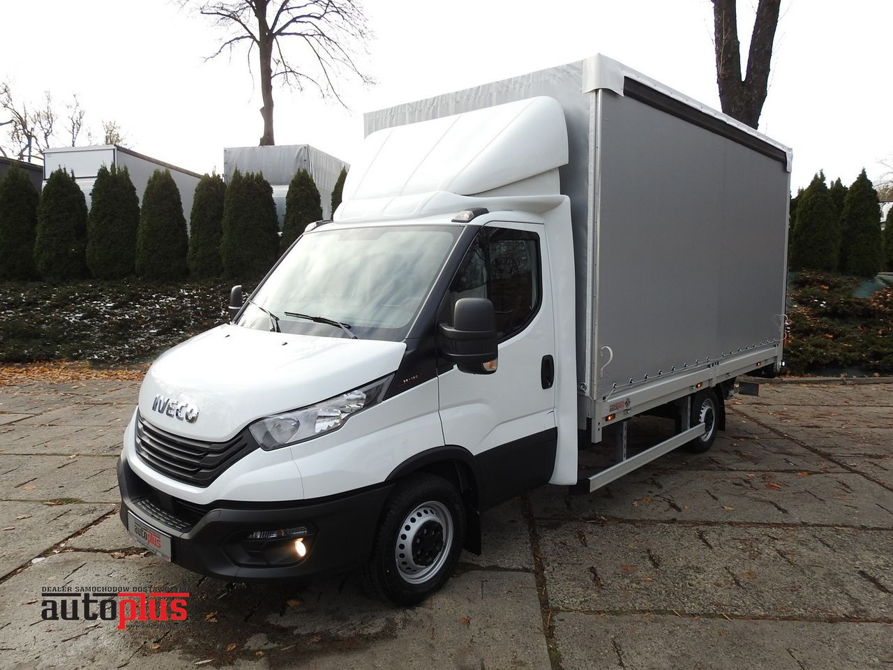 IVECO DAILY 35S16 NEW TARPAULIN LIFT 8 PALLETS CRUISE CONTROL AIR CONDITIONING 160HP - Utilitaire plateau baché: photos 1 IVECO DAILY 35S16 NEW TARPAULIN LIFT 8 PALLETS CRUISE CONTROL AIR CONDITIONING 160HP - Utilitaire plateau baché: photos 1