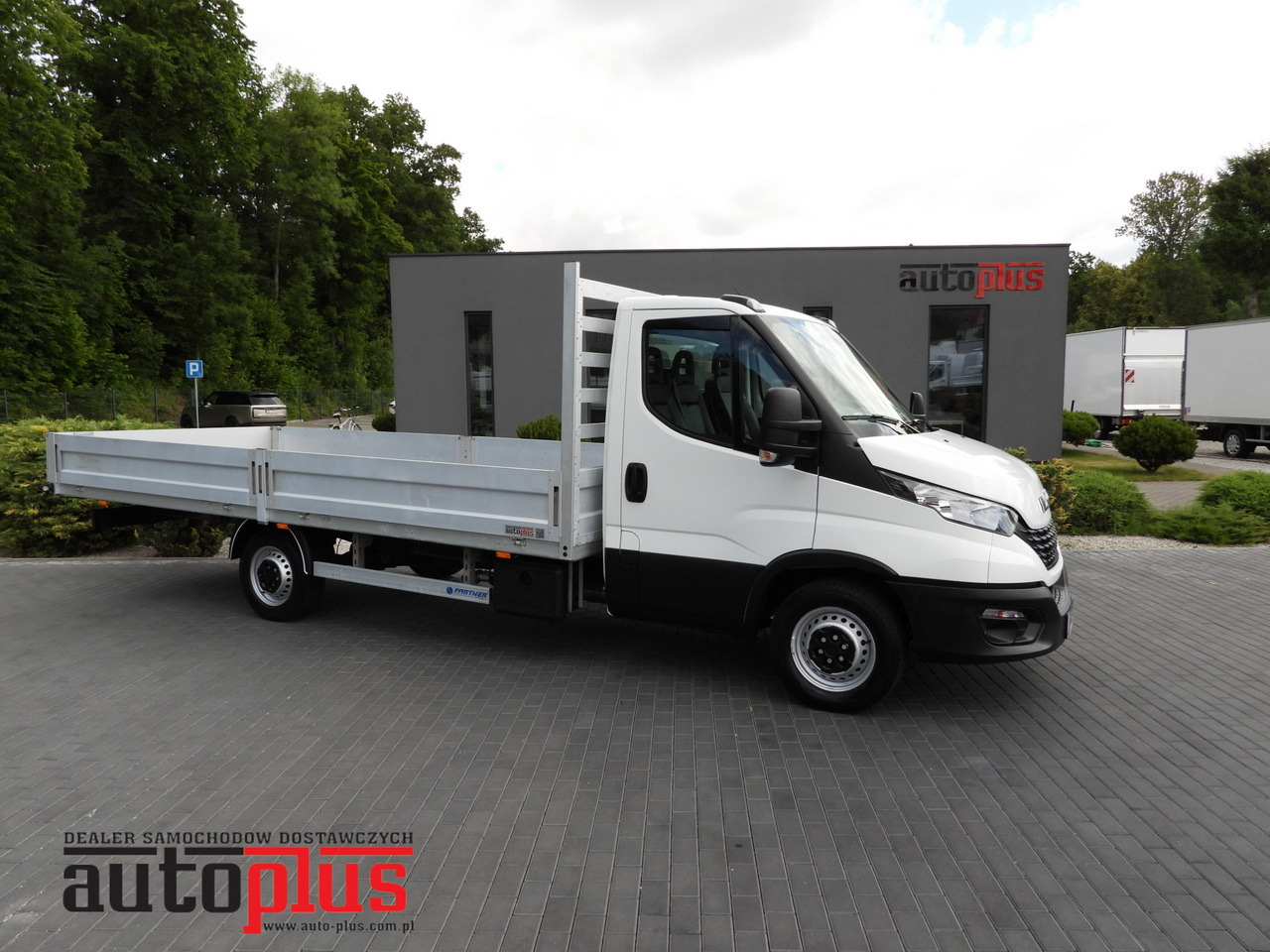 IVECO DAILY 35S16 STAKE BODY 10 PALLETS CRUISE CONTROL AIR CONDITIONING  160HP - Fourgon plateau: photos 1 IVECO DAILY 35S16 STAKE BODY 10 PALLETS CRUISE CONTROL AIR CONDITIONING  160HP - Fourgon plateau: photos 1