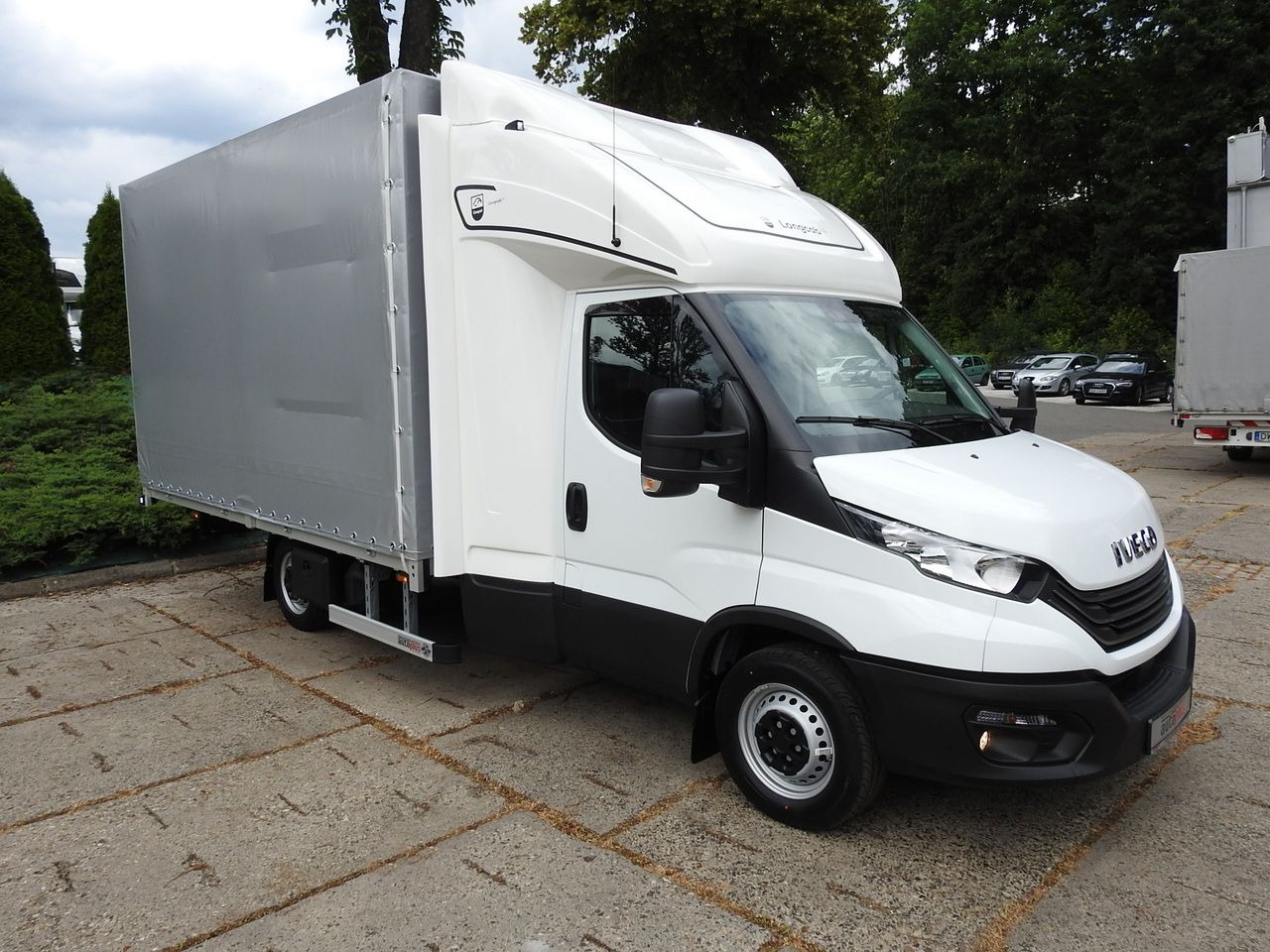 IVECO DAILY 35S18 NEW TARPAULIN WEBASTO CRUISE CONTROL AIR CONDITIONING 180HP - Utilitaire plateau baché: photos 4 IVECO DAILY 35S18 NEW TARPAULIN WEBASTO CRUISE CONTROL AIR CONDITIONING 180HP - Utilitaire plateau baché: photos 4