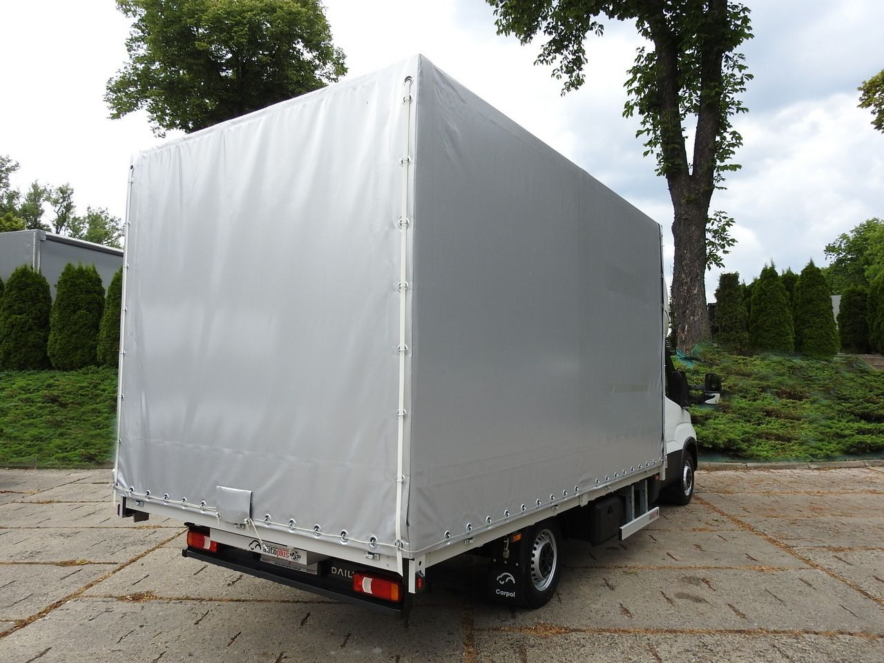 IVECO DAILY 35S18 NEW TARPAULIN WEBASTO CRUISE CONTROL AIR CONDITIONING 180HP - Utilitaire plateau baché: photos 3 IVECO DAILY 35S18 NEW TARPAULIN WEBASTO CRUISE CONTROL AIR CONDITIONING 180HP - Utilitaire plateau baché: photos 3