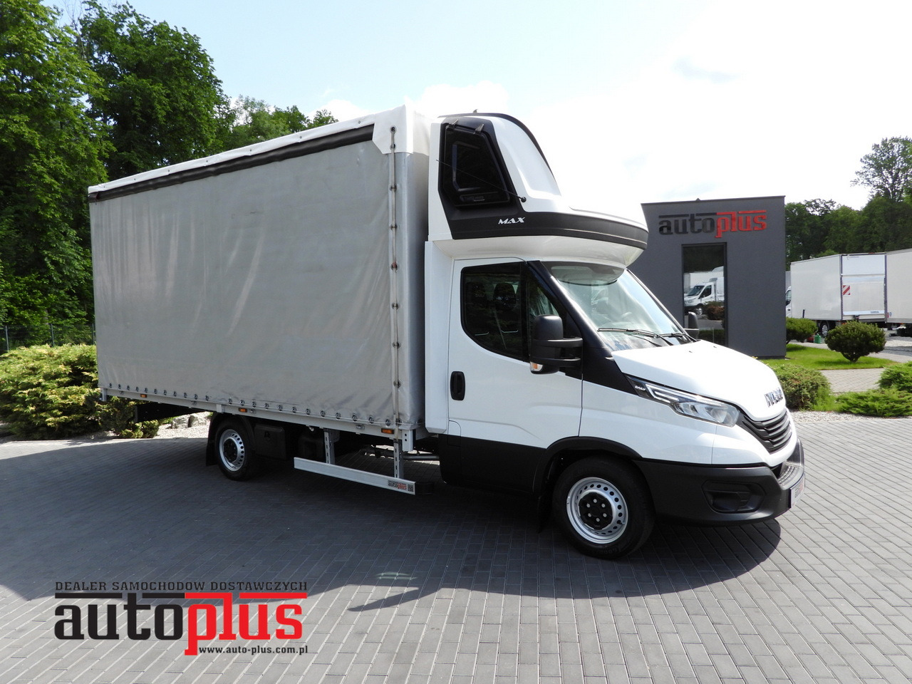 IVECO DAILY 35S18 TARPAULIN 10 PALLETS CRUISE CONTROL LED LIGHTS AIR CONDITIONING  180HP - Utilitaire plateau baché: photos 1 IVECO DAILY 35S18 TARPAULIN 10 PALLETS CRUISE CONTROL LED LIGHTS AIR CONDITIONING  180HP - Utilitaire plateau baché: photos 1