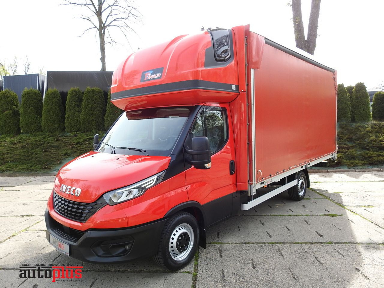 IVECO DAILY 35S18 TARPAULIN 10 PALLETS WEBASTO CRUISE CONTROL LED LIGHTS AIR CONDITIONING 180HP - Utilitaire plateau baché: photos 1 IVECO DAILY 35S18 TARPAULIN 10 PALLETS WEBASTO CRUISE CONTROL LED LIGHTS AIR CONDITIONING 180HP - Utilitaire plateau baché: photos 1